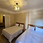 Downtown Simple Apartment - Families Only