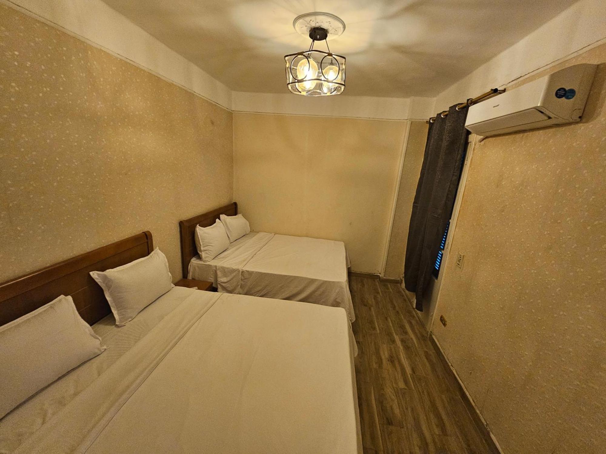 Downtown Simple - Families Only Apartmán *